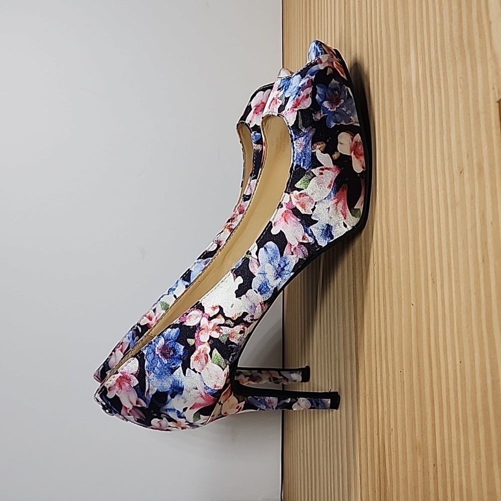 Liz Claiborne Open Toe Textile Flowered Heels Shoes